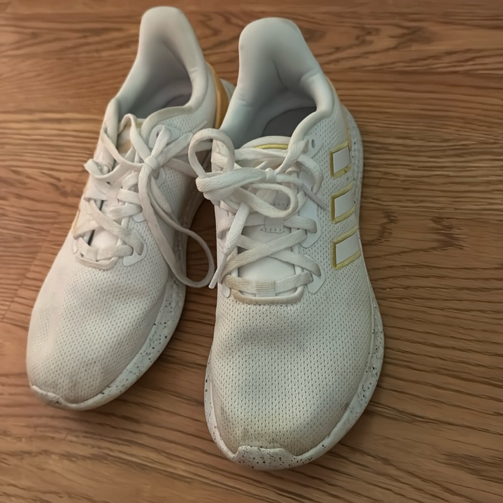 Adidas tennis shoes